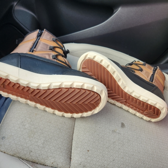 Kids Boots Size 3 - Picture 3 of 9